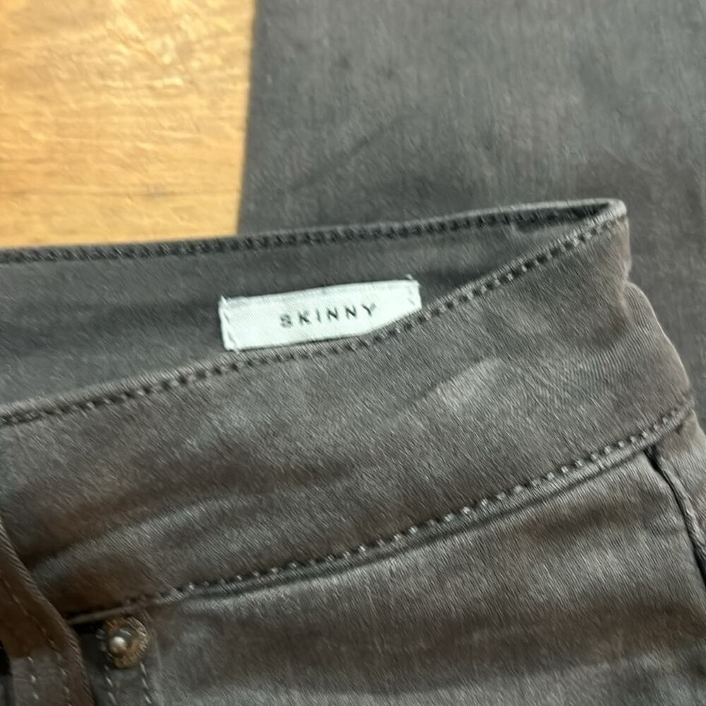 Woman’s Kenneth Cole Reaction Gray Skinny Jeans Size 2 - Picture 5 of 9